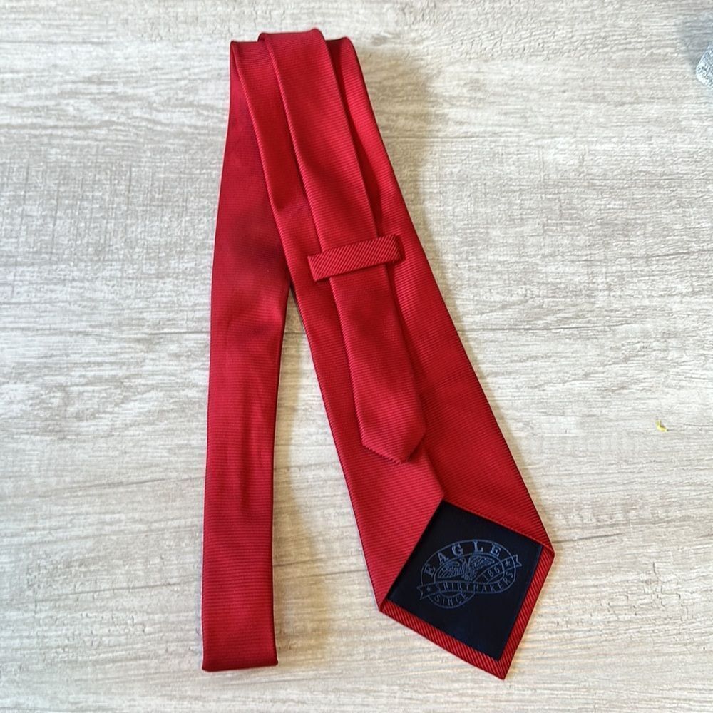 5/30 Eagle shirt maker read 100% silk tie - Picture 2 of 6